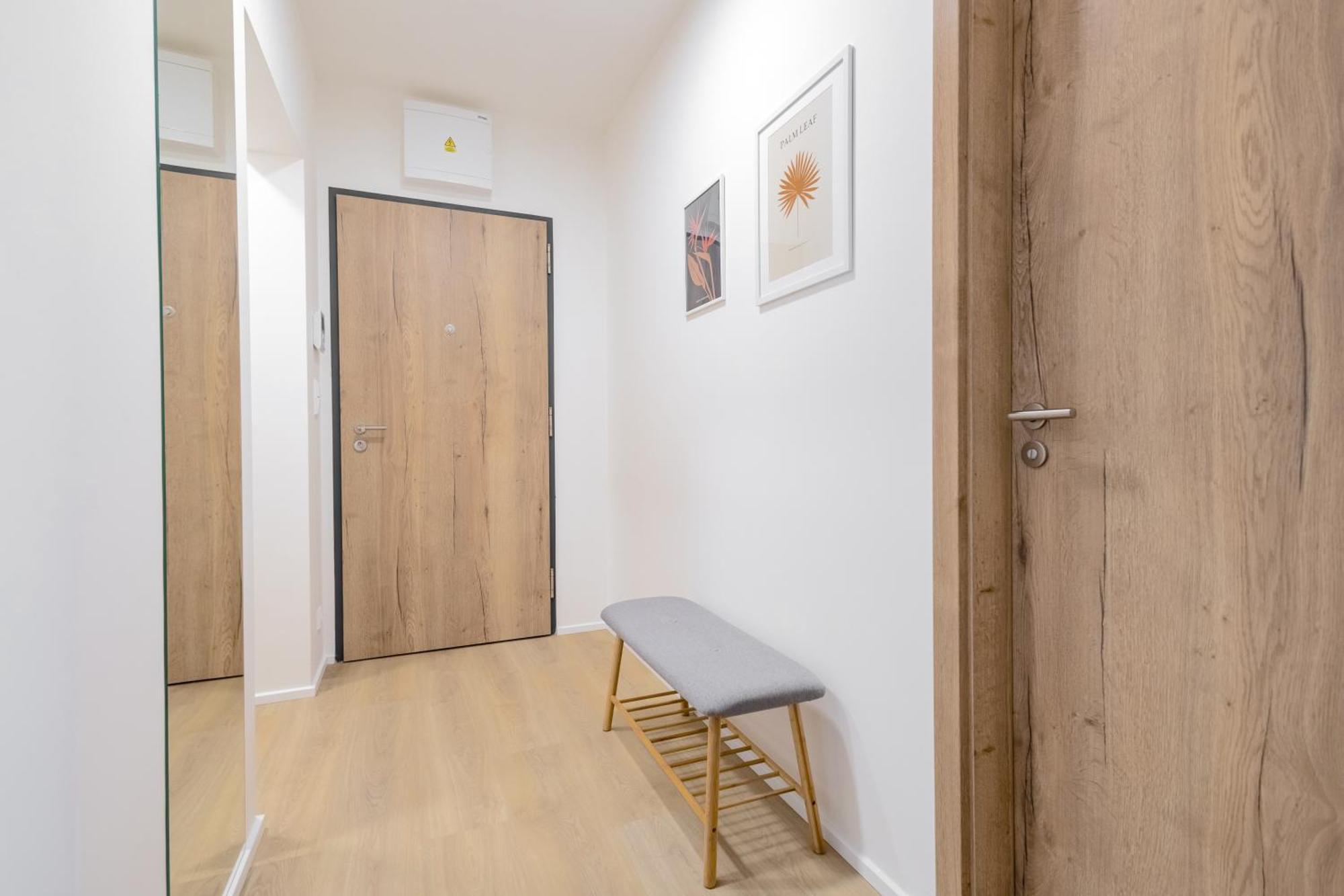 Bright 2Br - 8Th Floor, Balcony, Free Parking - By Gravity Prague Apartment Екстериор снимка