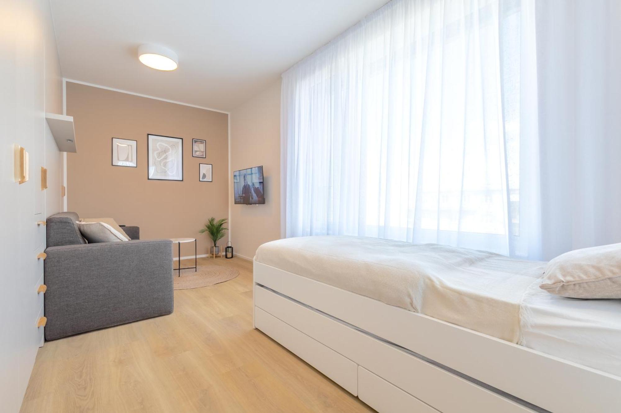 Bright 2Br - 8Th Floor, Balcony, Free Parking - By Gravity Prague Apartment Екстериор снимка