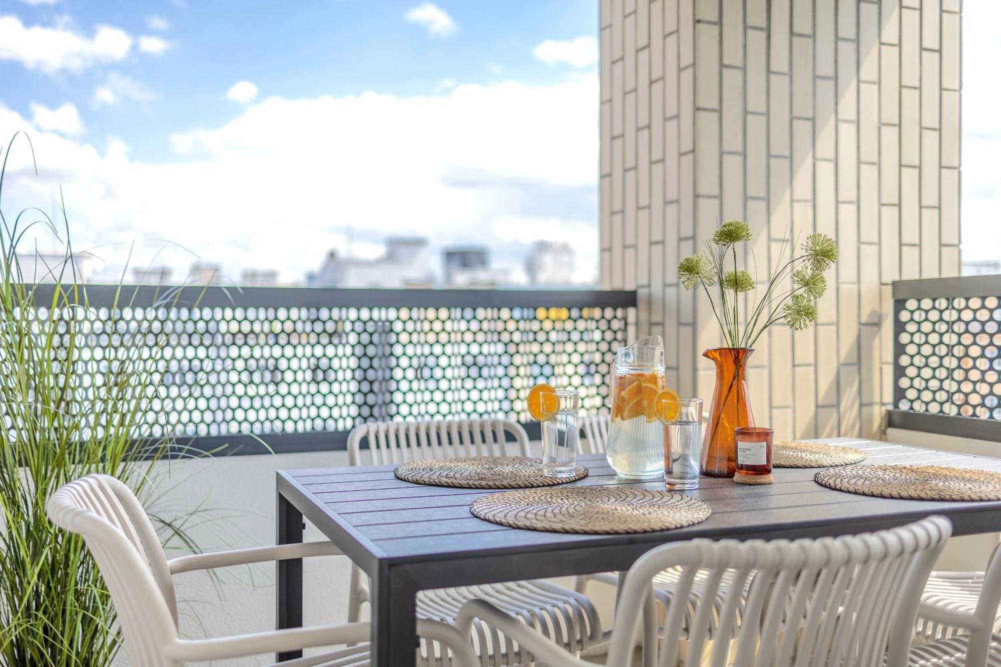 Bright 2Br - 8Th Floor, Balcony, Free Parking - By Gravity Prague Apartment Екстериор снимка