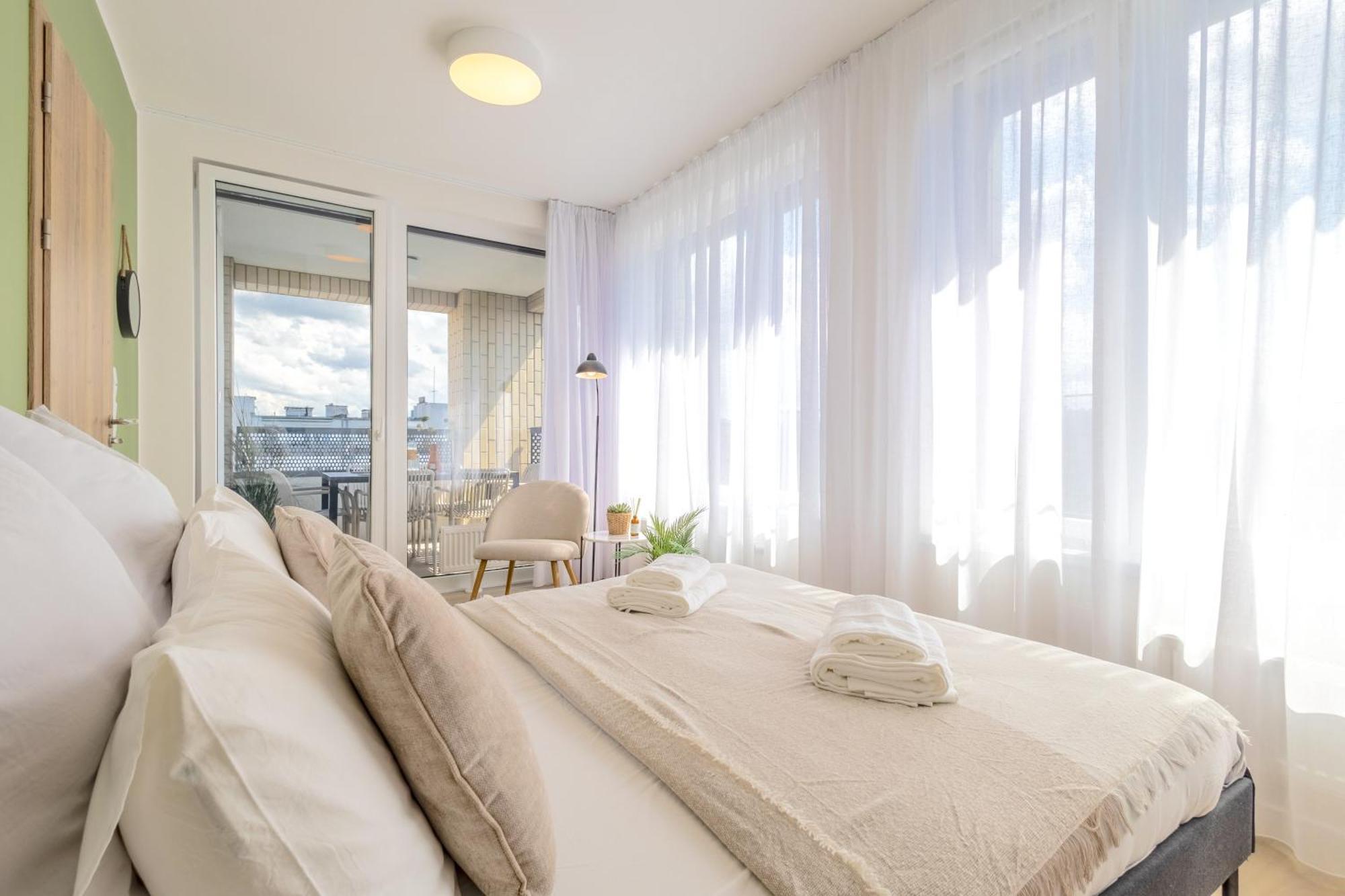 Bright 2Br - 8Th Floor, Balcony, Free Parking - By Gravity Prague Apartment Екстериор снимка