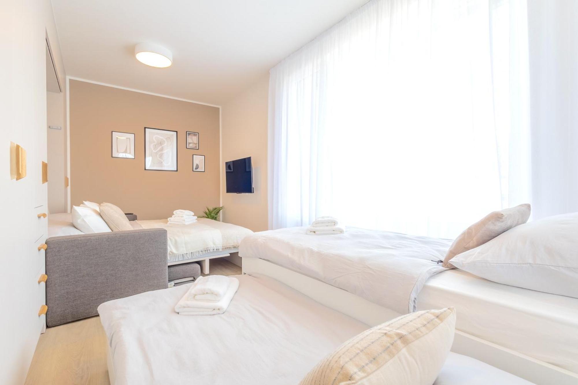 Bright 2Br - 8Th Floor, Balcony, Free Parking - By Gravity Prague Apartment Екстериор снимка